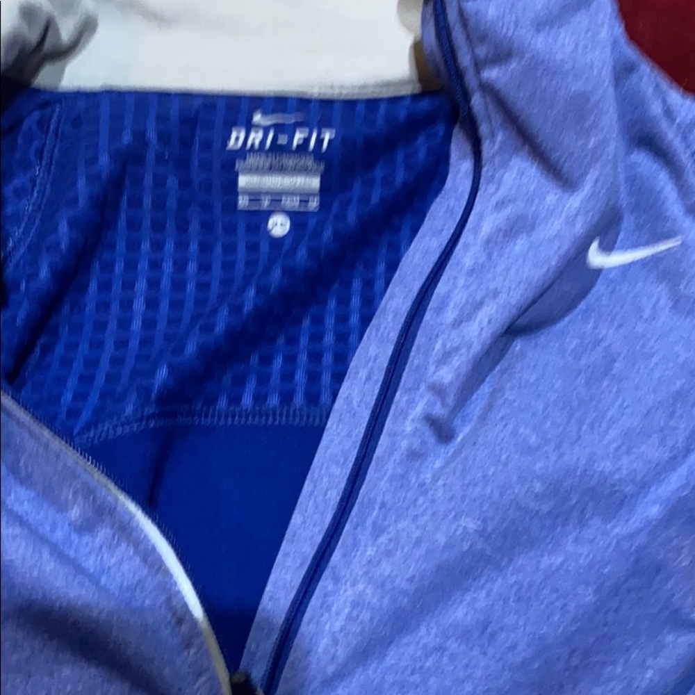 Nike - Picture 3 of 3